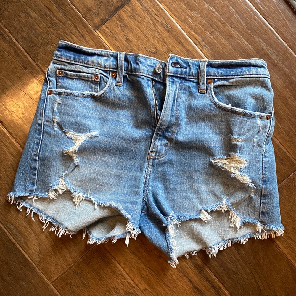 Abercrombie & Fitch - High Rise Mom Short